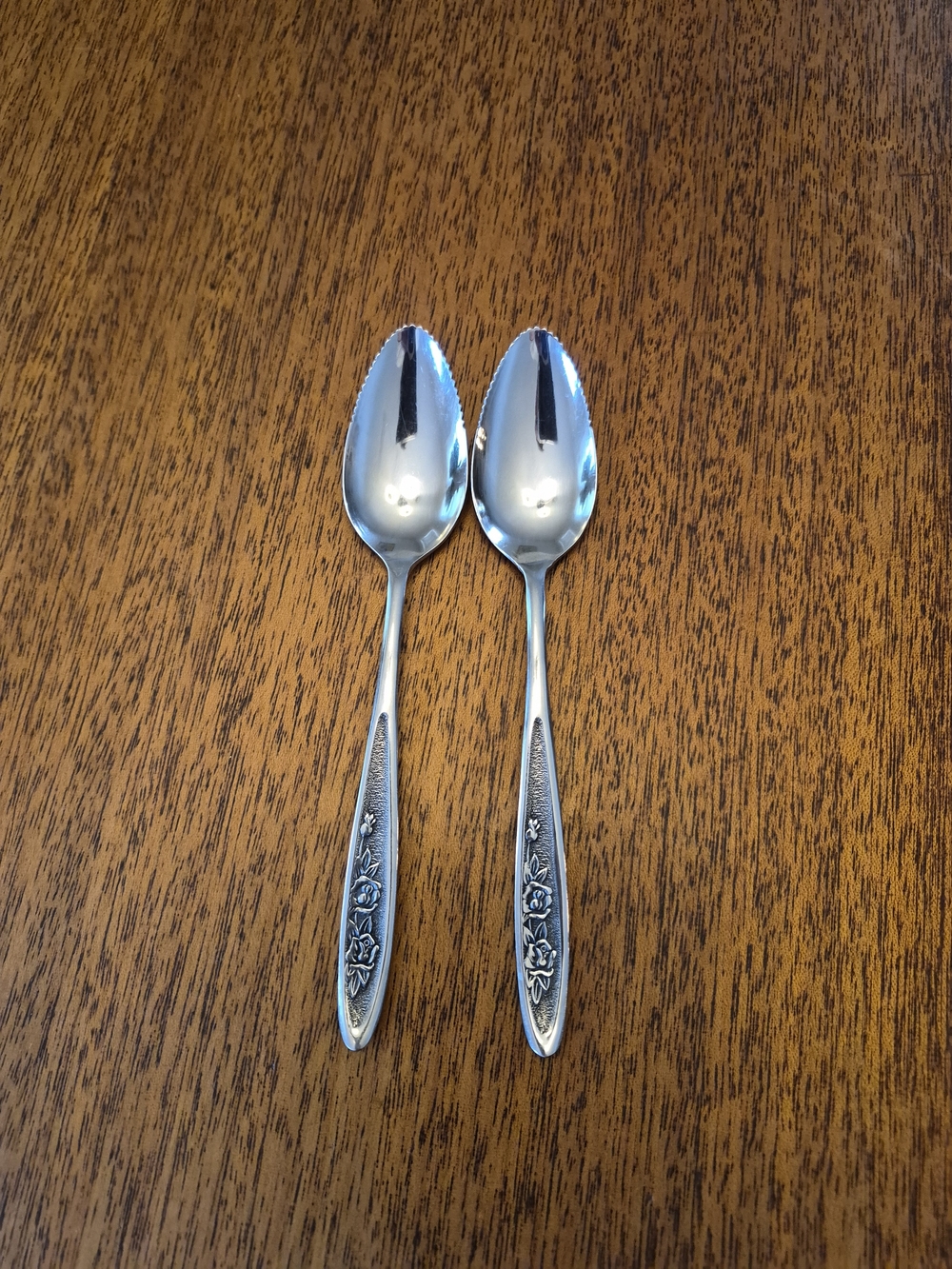 Ekco Eterna Elegant Floral-Handle Dessert Or Fruit  Spoons - Silver (Set of‎ 2)